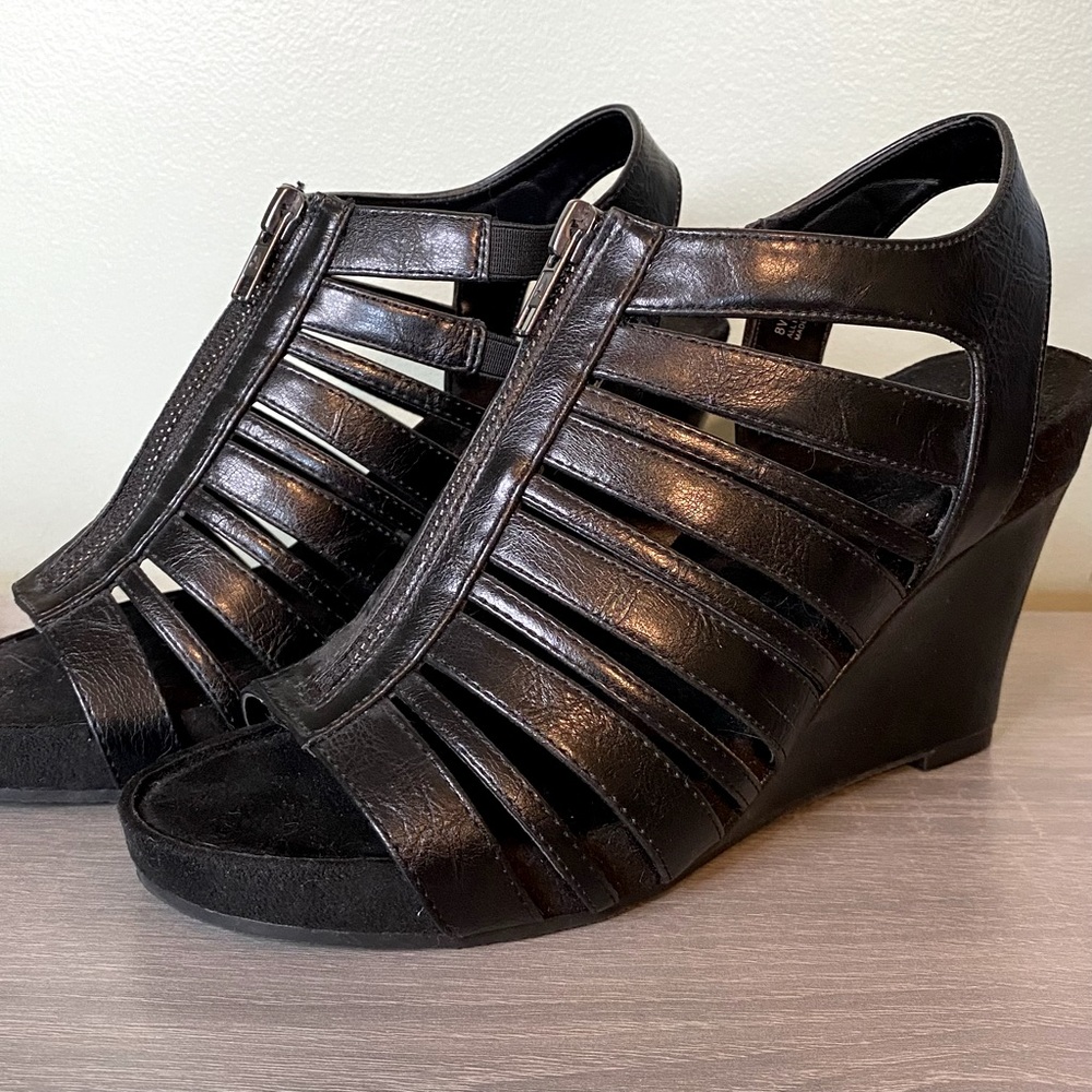 Aerosoles Black Strappy Wedges